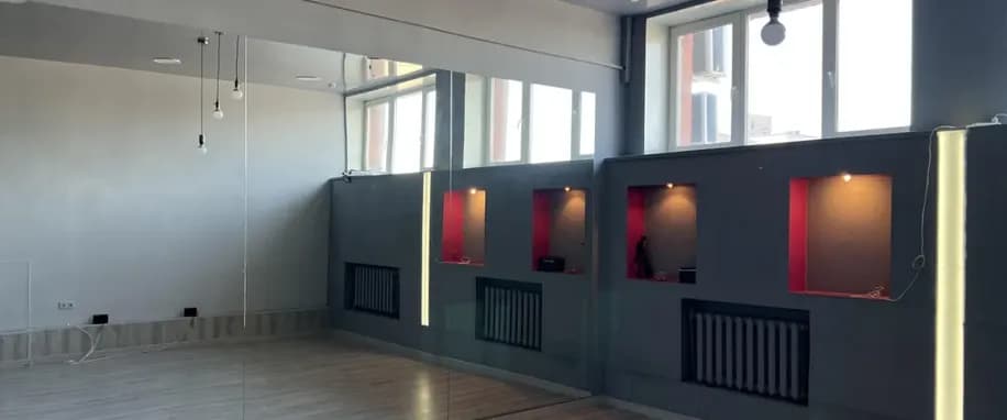 gallery slide